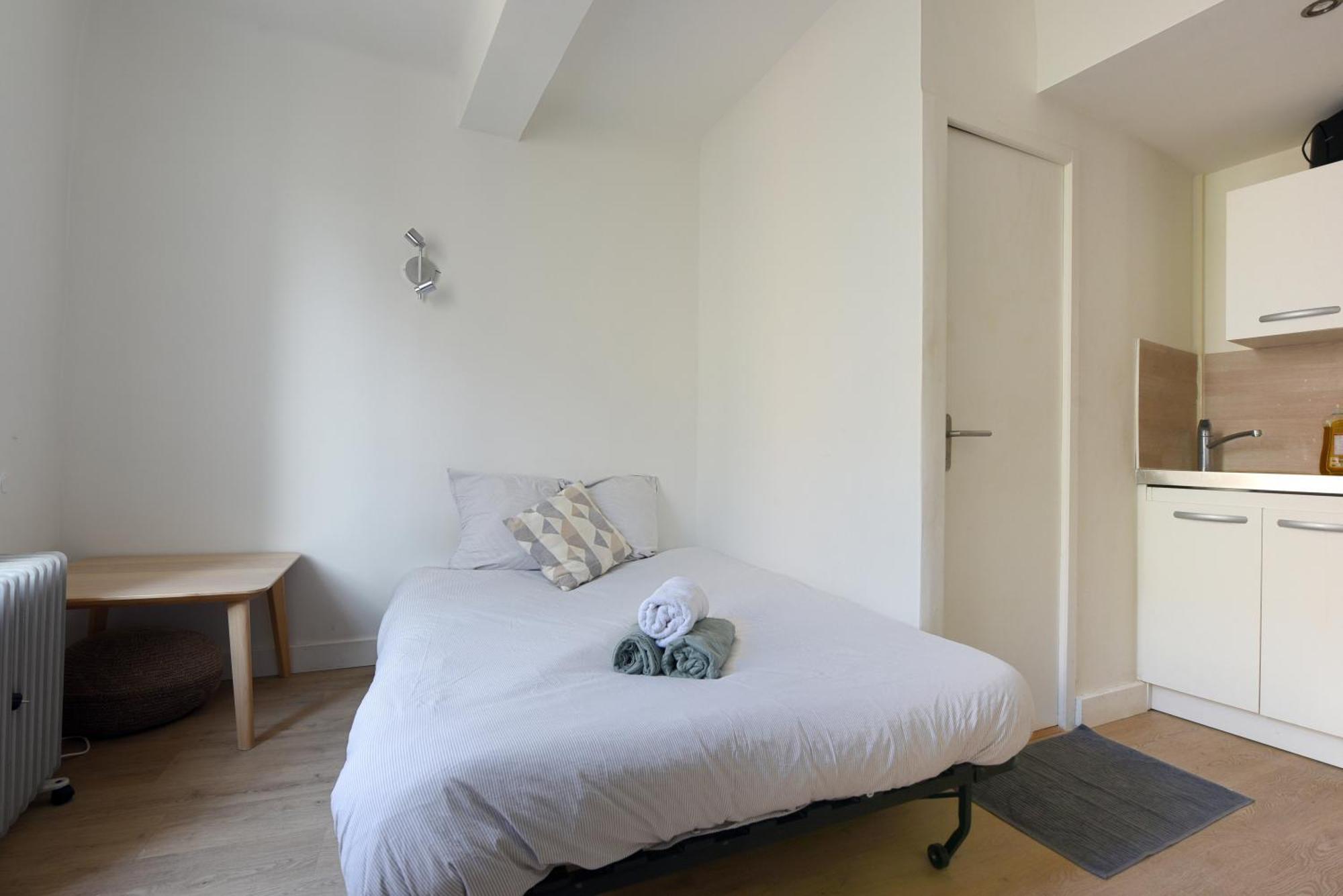 Studio Garrigue La Fare-les-Oliviers Exterior photo